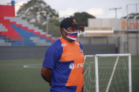 &Iacute;ndio Ferreira avalia time diante do Itabaiana