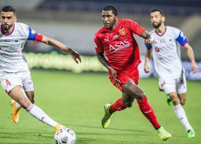 Vila Nova acerta com atacante e com lateral-esquerdo