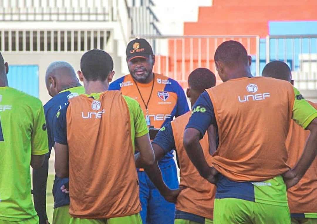 &Iacute;ndio Ferreira fala sobre derrota do Bahia de Feira