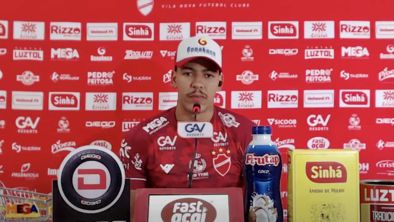 Clayton fala de sequência no Vila Nova e confirma: “o clima com vitória é sempre melhor”