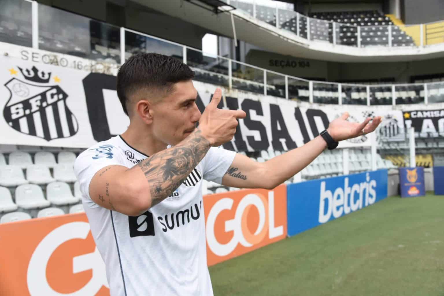 Vel&aacute;zquez demostra lideran&ccedil;a em sua chegada e afirma: &ldquo;110% dentro de campo&rdquo;