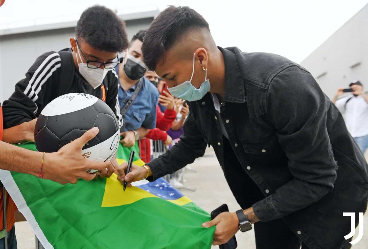 Kaio Jorge agradece ao Santos e critica antigas gest&otilde;es: &ldquo;Erros cometidos por pessoas e gest&otilde;es anteriores&rdquo;