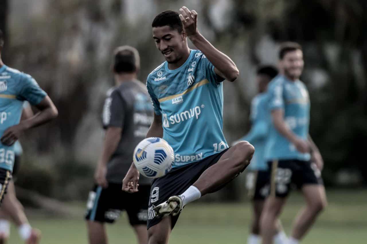 Bruno Marques ressurge e retorna aos titulares do Santos após 3 meses