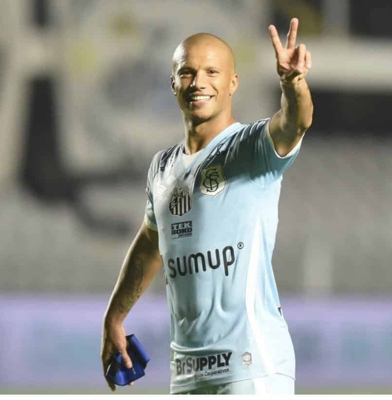 S&aacute;nchez pede desculpas por reclama&ccedil;&atilde;o ao fim do jogo