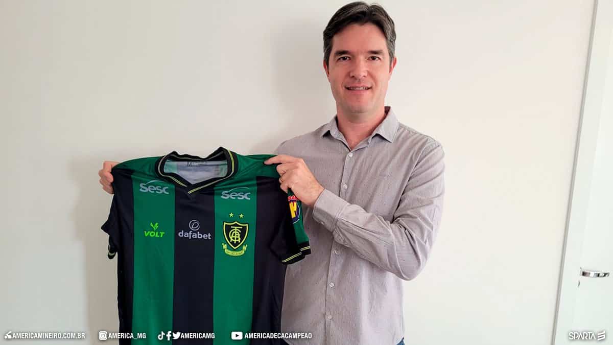 Novo auxiliar t&eacute;cnico do Am&eacute;rica, Giacomini &eacute; apresentado