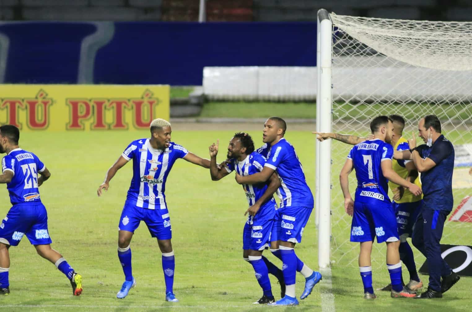 CSA x Coritiba como aconteceu &ndash; Resultado, destaques e rea&ccedil;&atilde;o