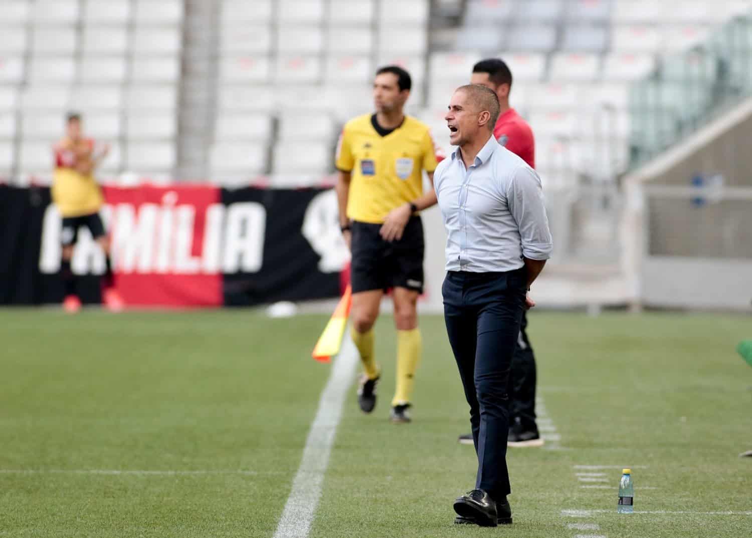 Sylvinho comemora vitória do Corinthians: “Feliz com o resultado”