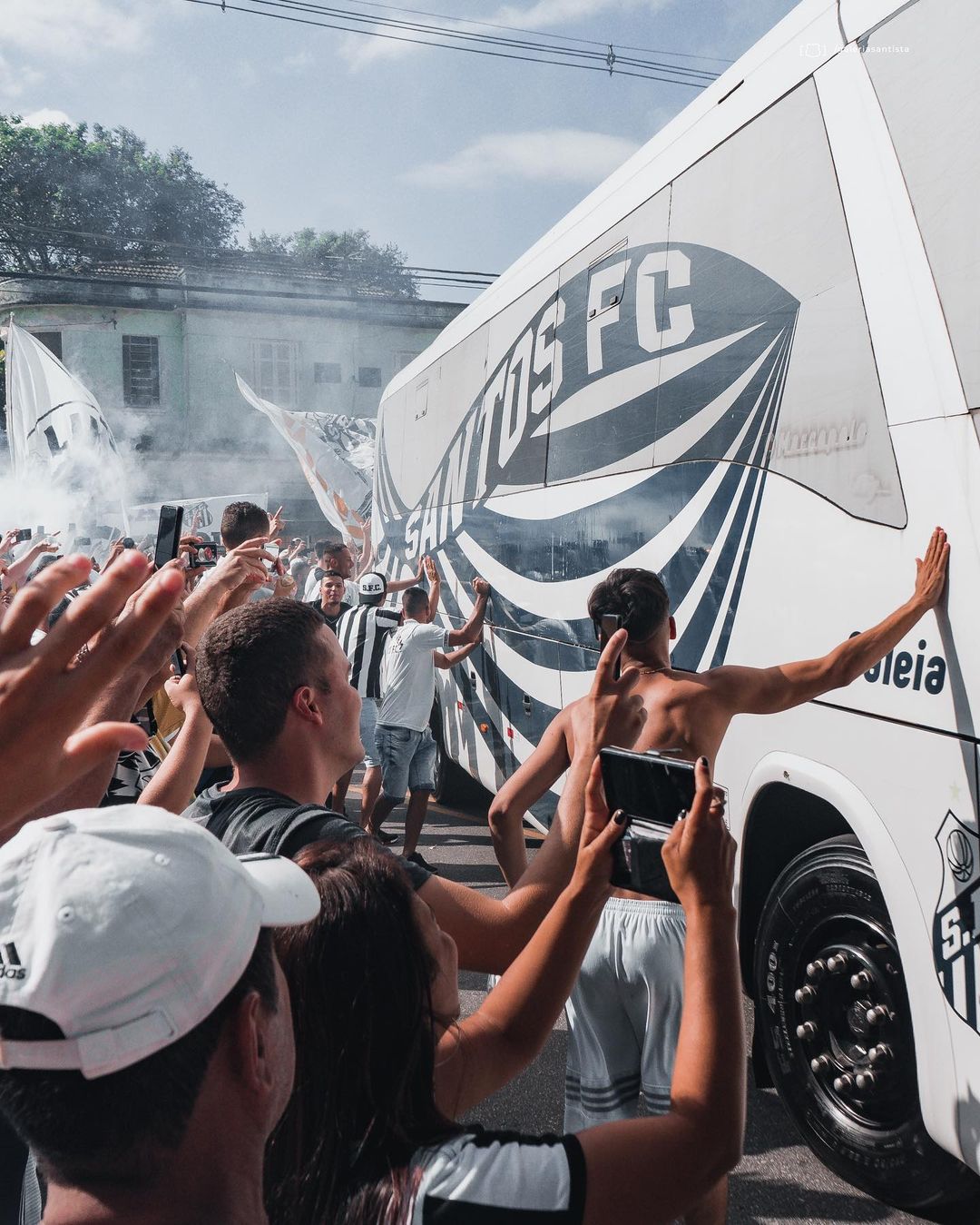 Santos tem mês de decisões e menos jogos