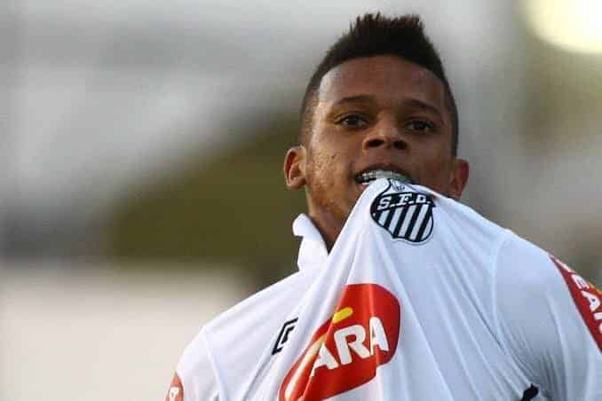 Santos entra na justi&ccedil;a e cobra quase R$ 1 milh&atilde;o do Vasco