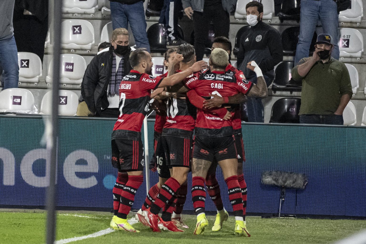 Flamengo faz ótima partida e vence mais uma pela Libertadores