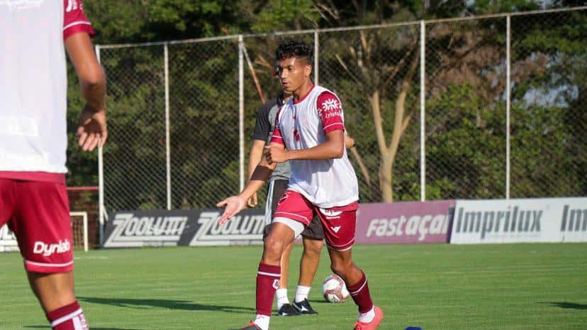 Felipe Trindade destaca expectativa para estreia no profissional do Vila Nova
