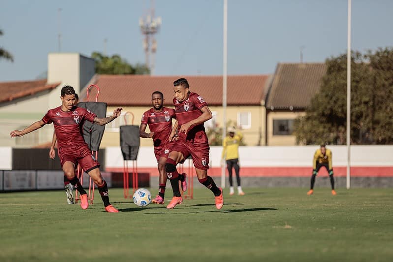 Arnaldo destaca semana de preparação do Atlético-GO para desafio no Brasileiro
