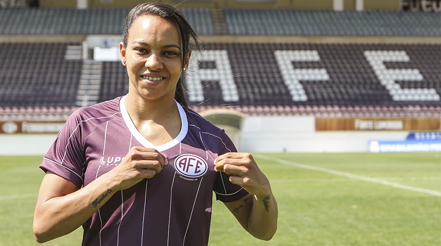 Ferrovi&aacute;ria anuncia o retorno da atacante Raquel Fernandes