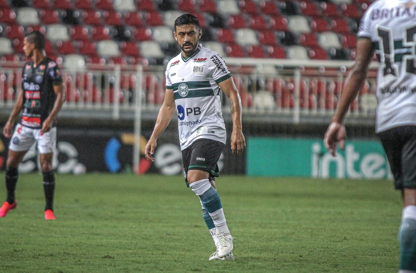 Robinho desfalca o&nbsp;Coritiba&nbsp;por suspens&atilde;o contra o Brasil de Pelotas-RS&nbsp;