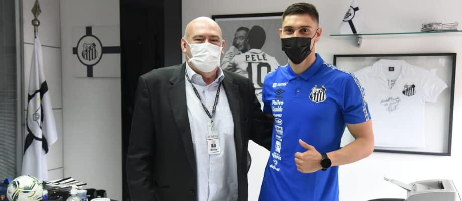 Santos anuncia contratação de Emiliano Velázquez