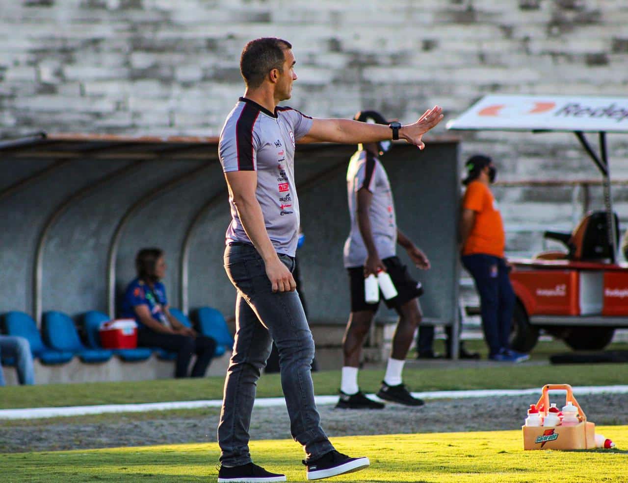 Em boa fase no Campinense, Ranielle Ribeiro recoloca o rubro-negro paraibano na rota do triunfo