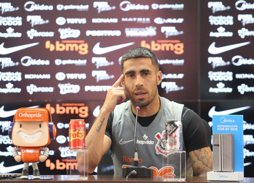 Gabriel fala sobre Giuliano e Renato Augusto no Corinthians: &ldquo;Aumenta a qualidade do grupo&rdquo;