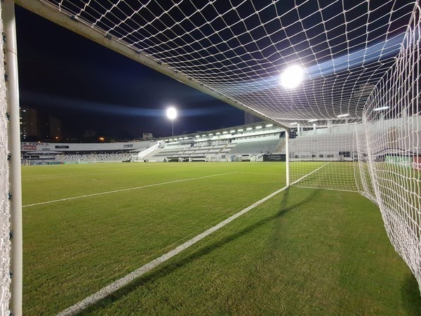 Ponte Preta completa 121 anos e para a festa ficar completa só interessa a vitória nesta noite