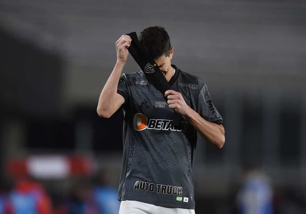 Galo n&atilde;o ter&aacute; Nacho na Libertadores; pedido para retirar expuls&atilde;o &eacute; negado