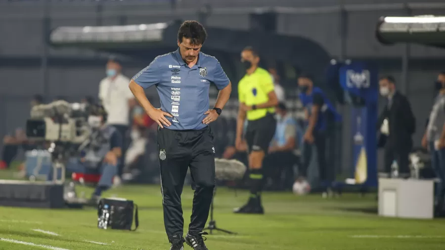 Diniz assume culpa em eliminação do Santos: “Deu tudo errado”