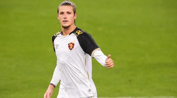 Zagueiro do Atl&eacute;tico-MG rumo a Portugal