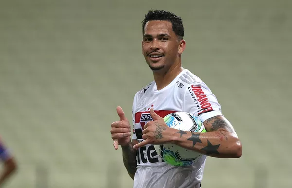 Há um ano, Luciano marcava primeiro gol com camisa do São Paulo