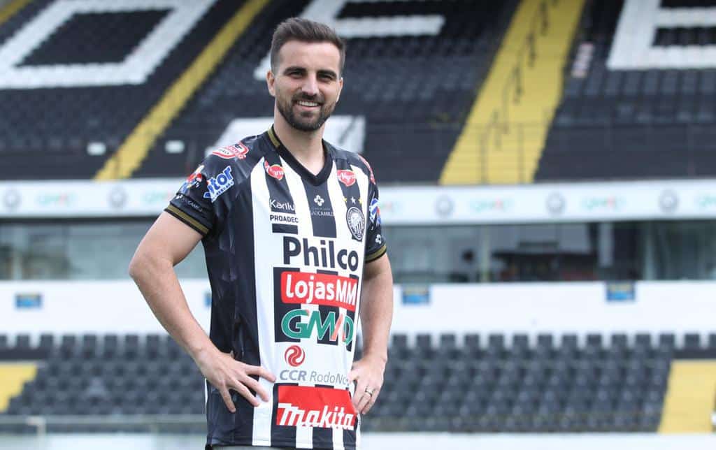 Cautela para Longuine! O meia se prepara para a sua estreia em campo, mas com cuidado