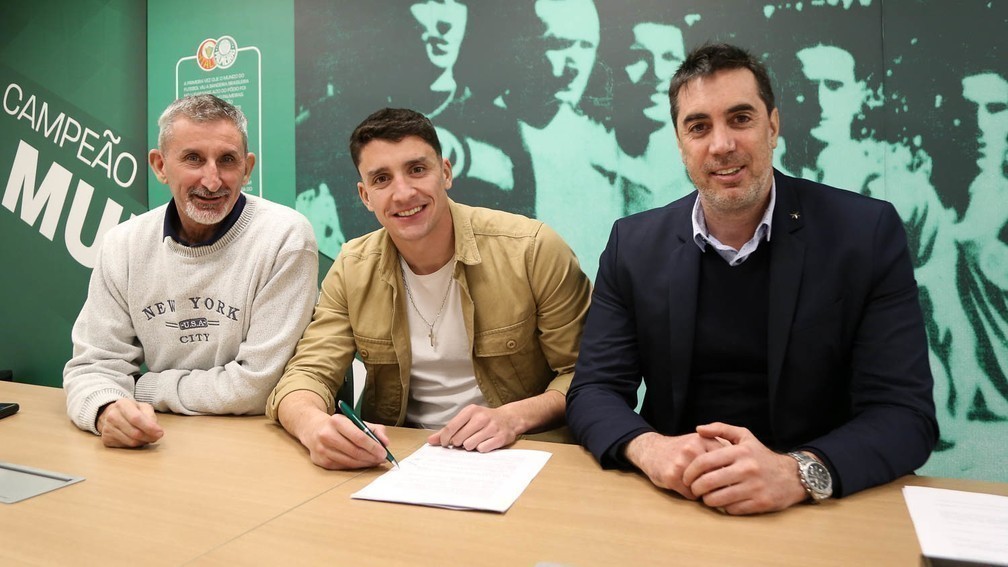 Palmeiras apresenta novo lateral-esquerdo