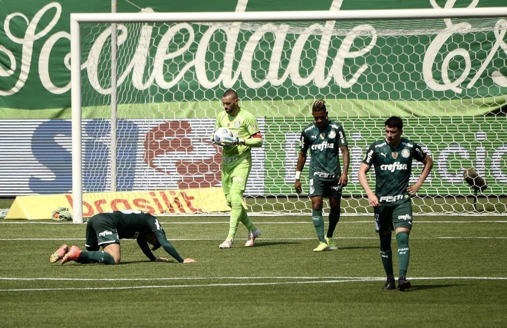 W&eacute;verton lamenta derrota: &ldquo;Pod&iacute;amos ficar o dia inteiro jogando&rdquo;