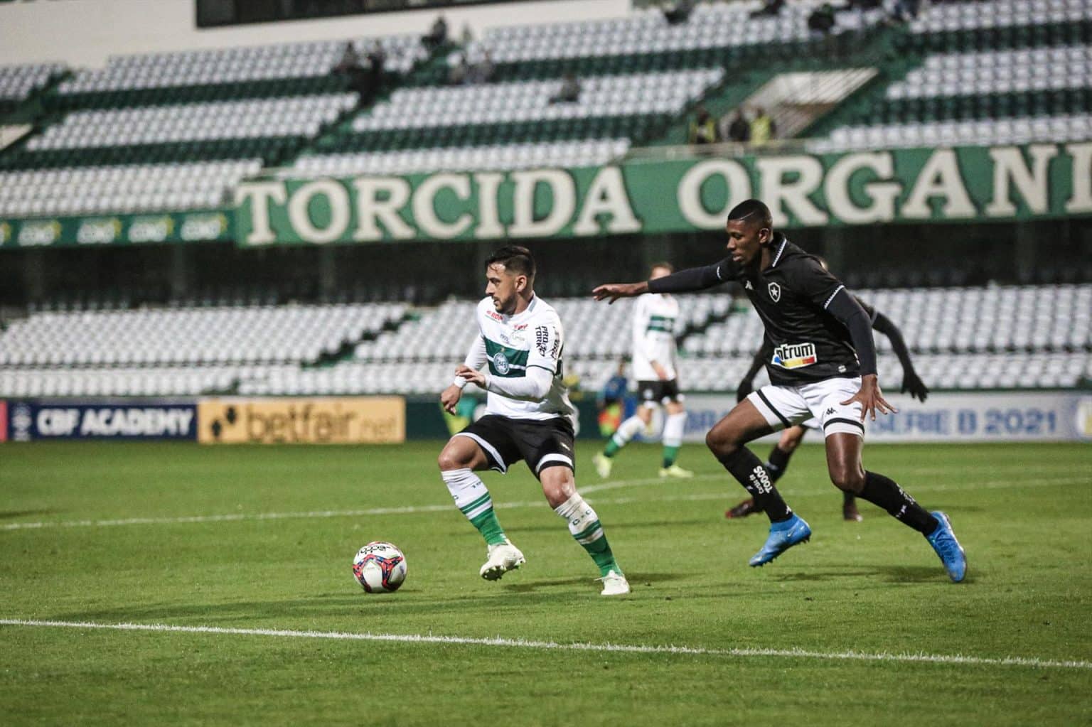 Coritiba&nbsp;enfrenta advers&aacute;rios da parte de baixo da tabela&nbsp;