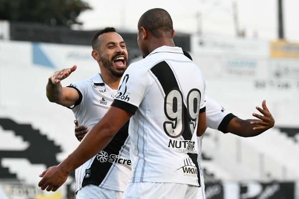 Ponte Preta vence o Confian&ccedil;a e consegue respirar aliviada