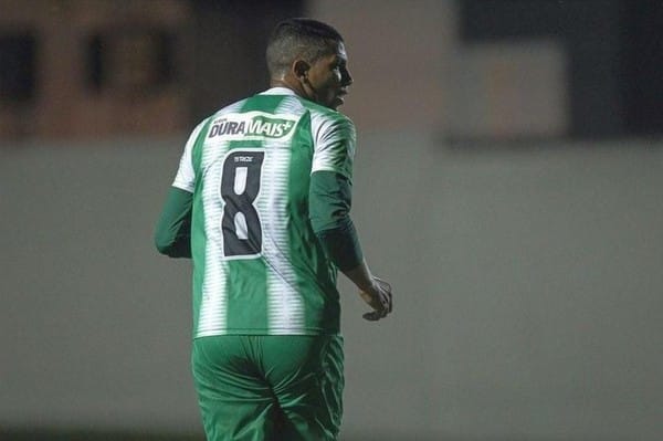 Yago Henrique na &aacute;rea! Volante chega a Ponte Preta por empr&eacute;stimo do Juventude