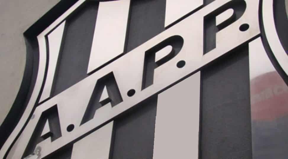 Ponte Preta consegue vitória e extingue processo de R$ 300 mil movido pelo atacante Roberto