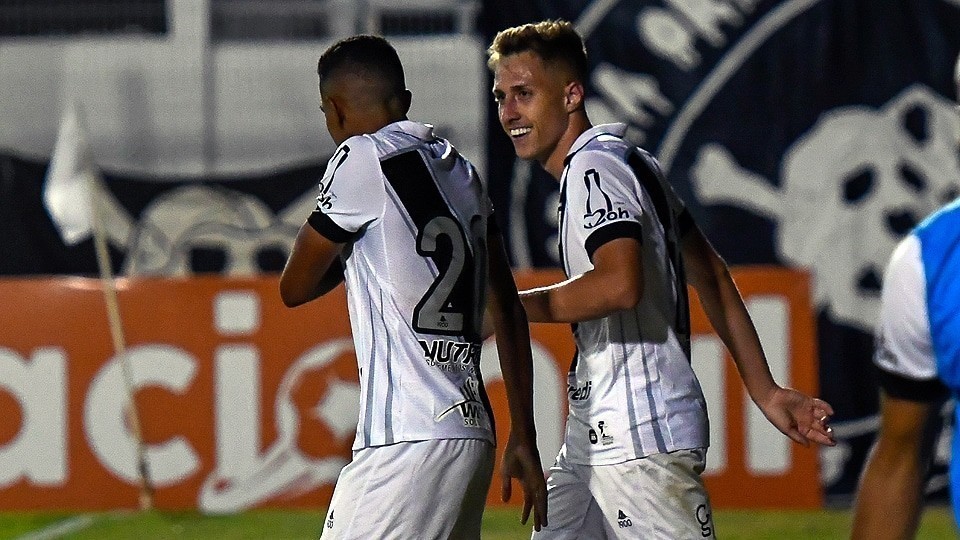 Dupla est&aacute; saindo bem! Richard e Fessin falam sobre o trabalho em conjunto que levou ao primeiro gol na vit&oacute;ria contra o Sampaio