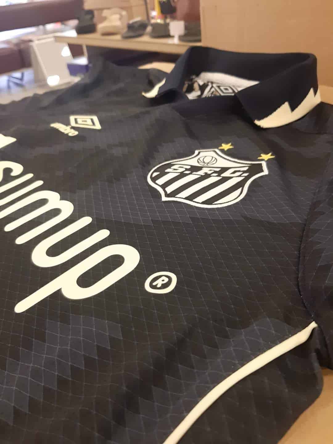 Vaza imagem da suposta 3&ordf; camisa do Santos