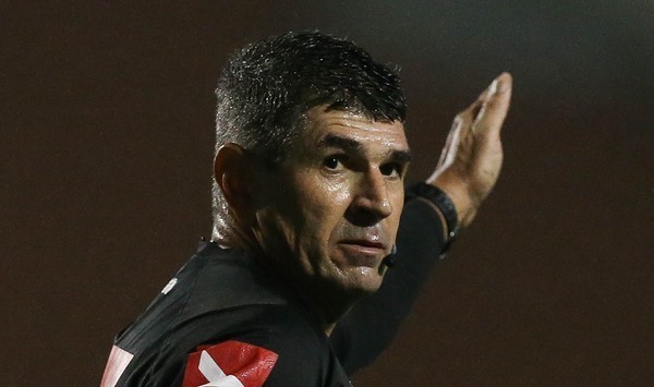 D&eacute;rbi 201: veja o time de arbitragem escolhido pela CBF nesta segunda-feira