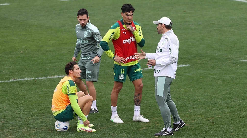 Abel Ferreira comenta sobre defesa: &ldquo;Fazer de tudo para melhorar&rdquo;