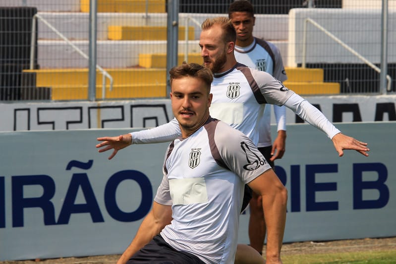 Ponte Preta enfrenta o Cruzeiro em confronto direto pela parte de baixo da tabela