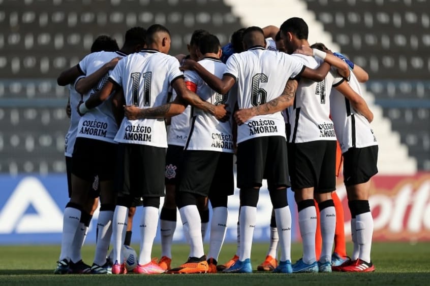 Corinthians acerta sal&aacute;rios de jogadores da base