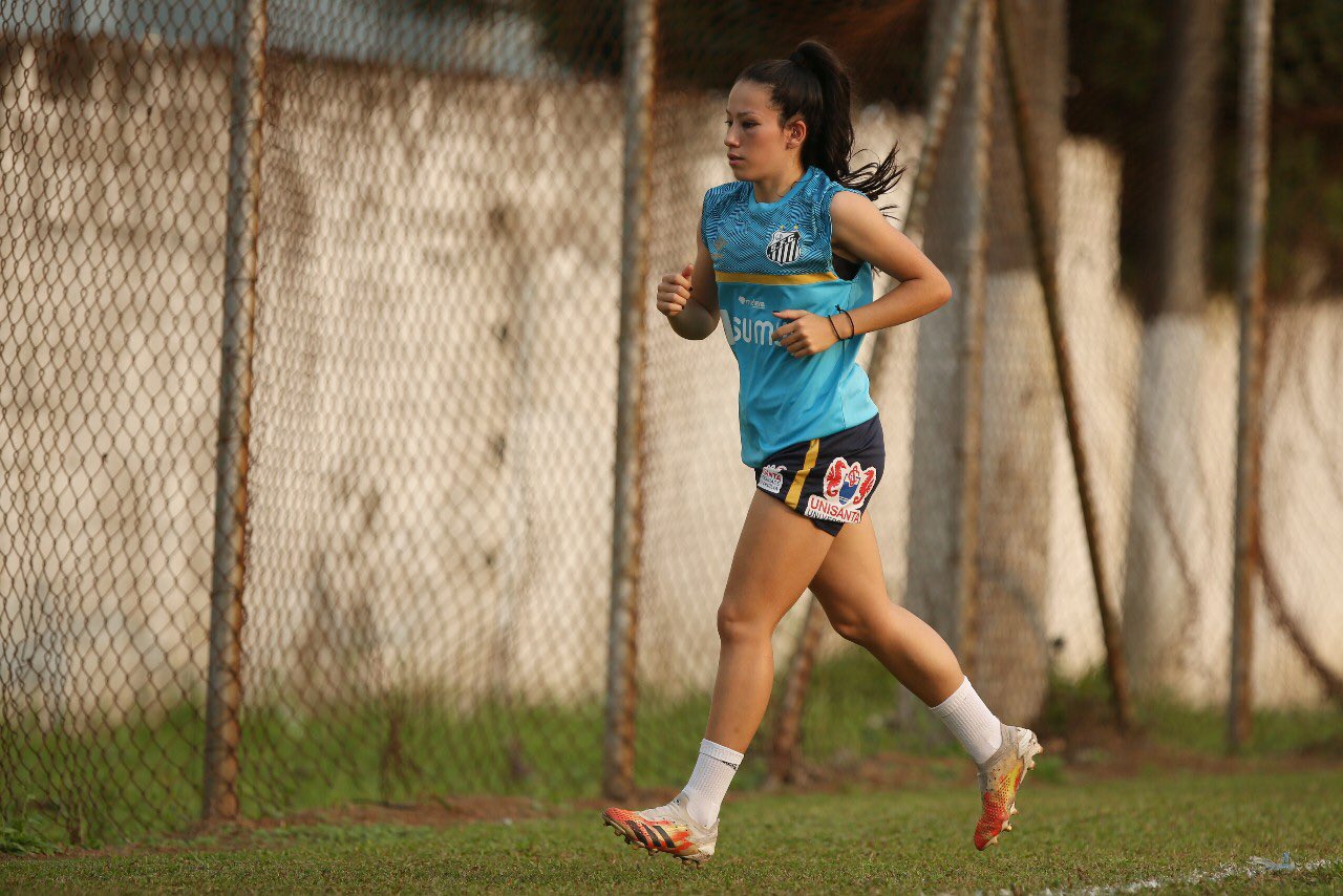 Bruninha comemora convoca&ccedil;&atilde;o e projeta cl&aacute;ssico desta quinta (2) contra o Palmeiras