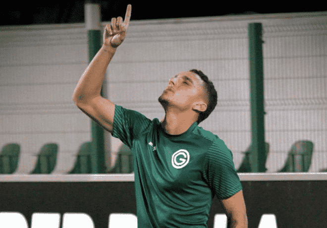 Ap&oacute;s rescindir com Goi&aacute;s, defensor interessa ao Vila Nova