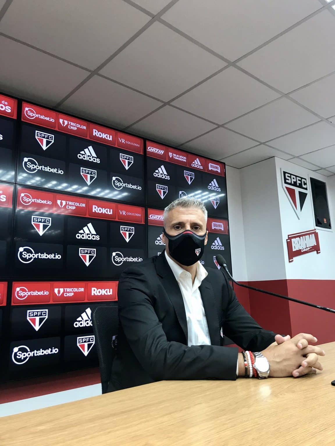 Crespo enaltece atua&ccedil;&atilde;o da equipe: &ldquo;S&atilde;o Paulo mereceu ganhar&rdquo;
