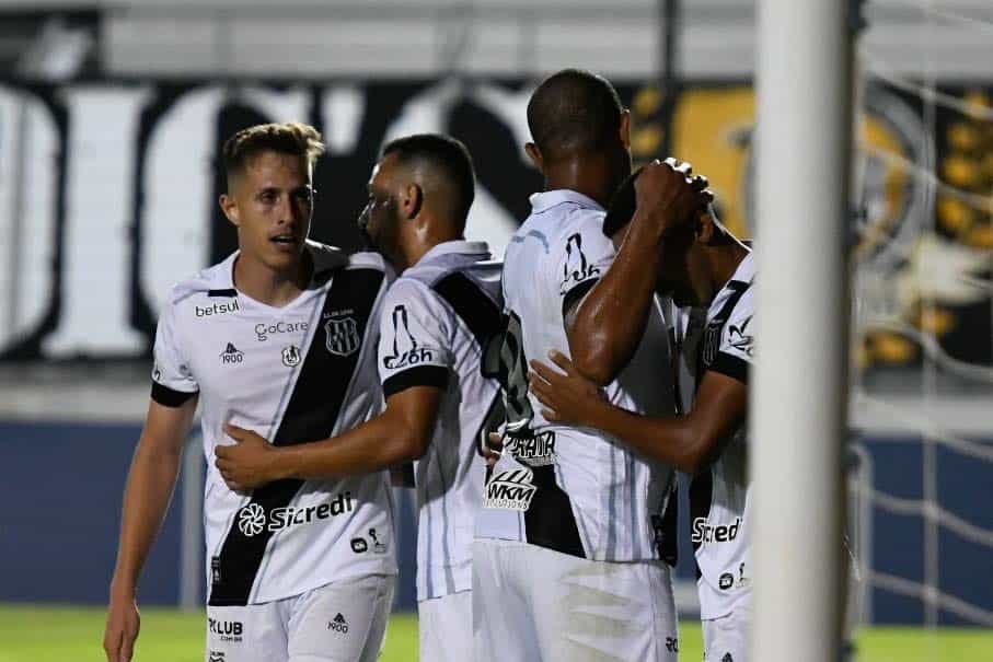 Ponte Preta imbat&iacute;vel! Time conquista quinta vit&oacute;ria seguida em casa