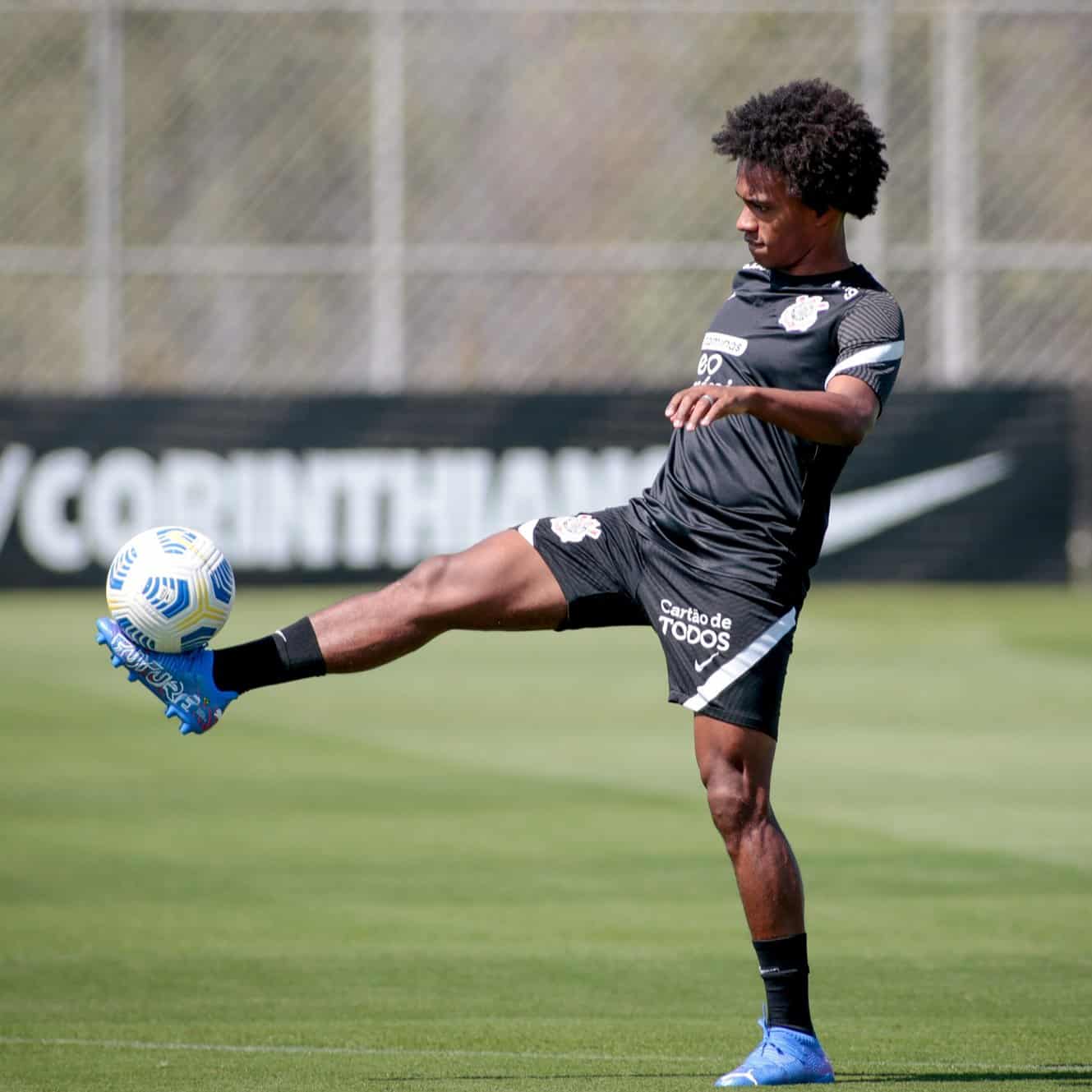 Willian tra&ccedil;a objetivos no Corinthians: &ldquo;Sonho em conquistar t&iacute;tulos&rdquo;