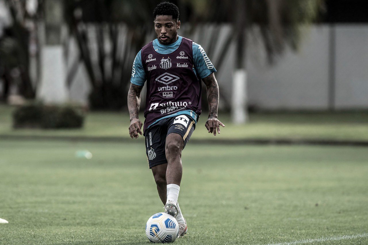 Marinho confirma erro m&eacute;dico e reclama de ajuda do Santos: &ldquo;N&atilde;o me respaldaram&rdquo;