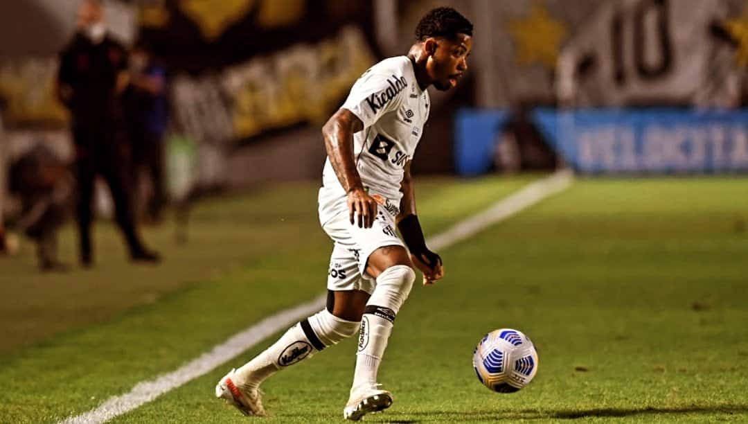 Marinho fica at&eacute; fim de 2021, mas renova&ccedil;&atilde;o n&atilde;o est&aacute; garantida: &ldquo;Se for de interesse de todos&rdquo;