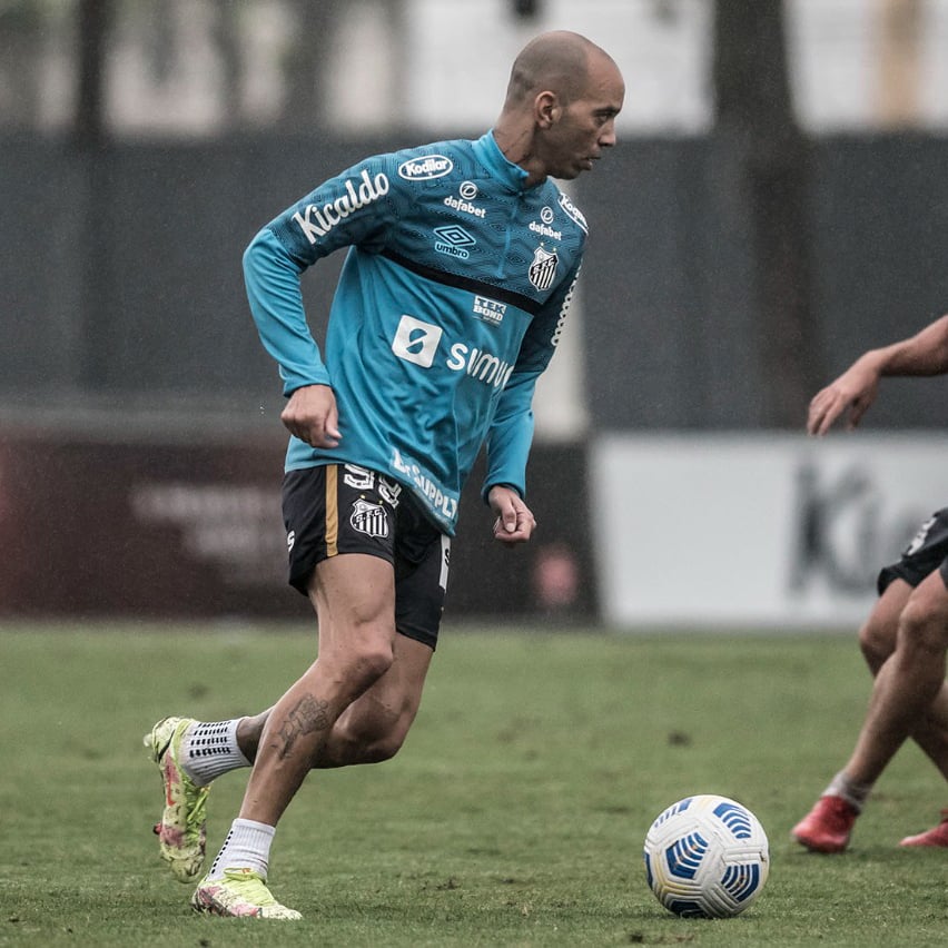 Tardelli comemora estreia pelo Santos: “Clube tão gigante e especial”