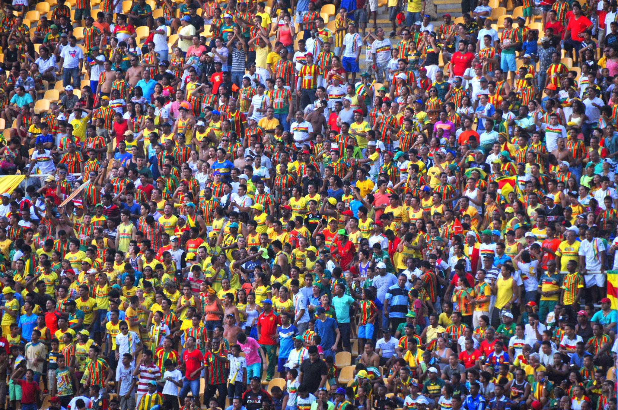 Com volta da torcida, Sampaio enfrenta Brusque pela S&eacute;rie B