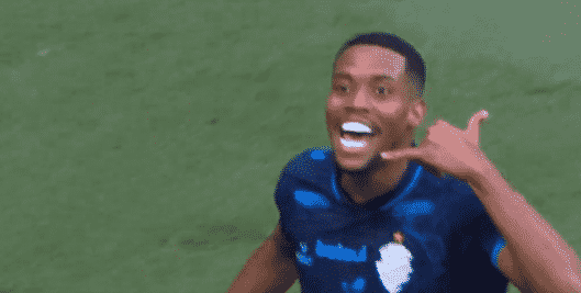 Jogador do CSA denuncia racismo ap&oacute;s comemora&ccedil;&atilde;o de gol contra o Cruzeiro