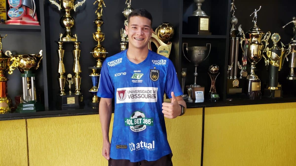 Goleiro da base assina com Volta&ccedil;o